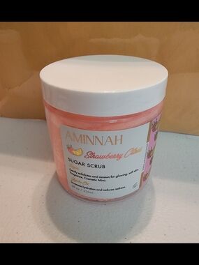 AMINNAH Strawberry Citrus Sugar Scrub.